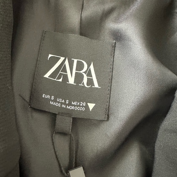 Zara Black Blazer - Picture 2 of 6